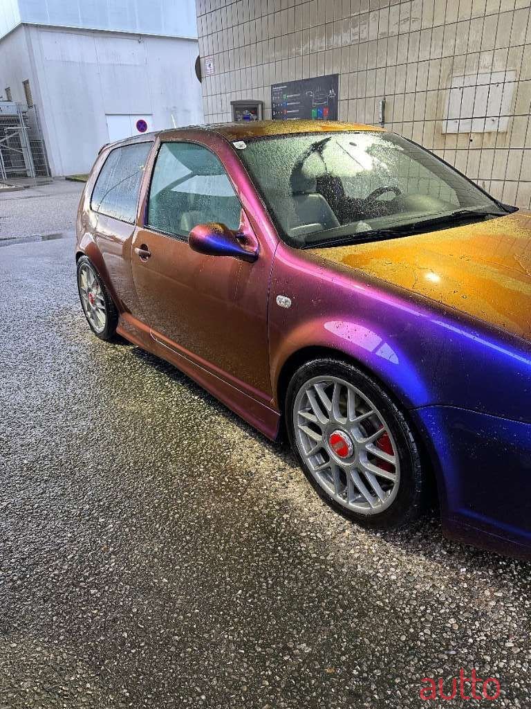 2001' Volkswagen Golf photo #2