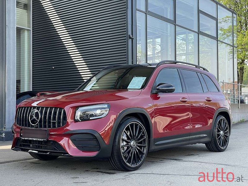 2022' Mercedes-Benz GLB photo #2