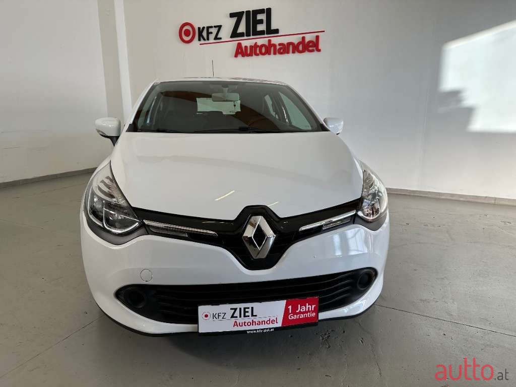 2013' Renault Clio photo #2