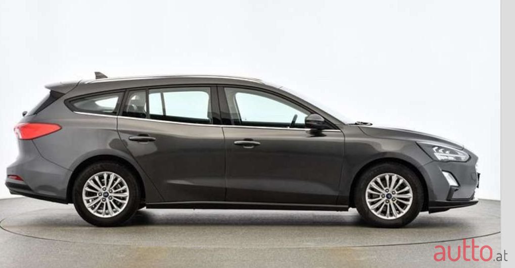 2022' Ford Focus photo #4