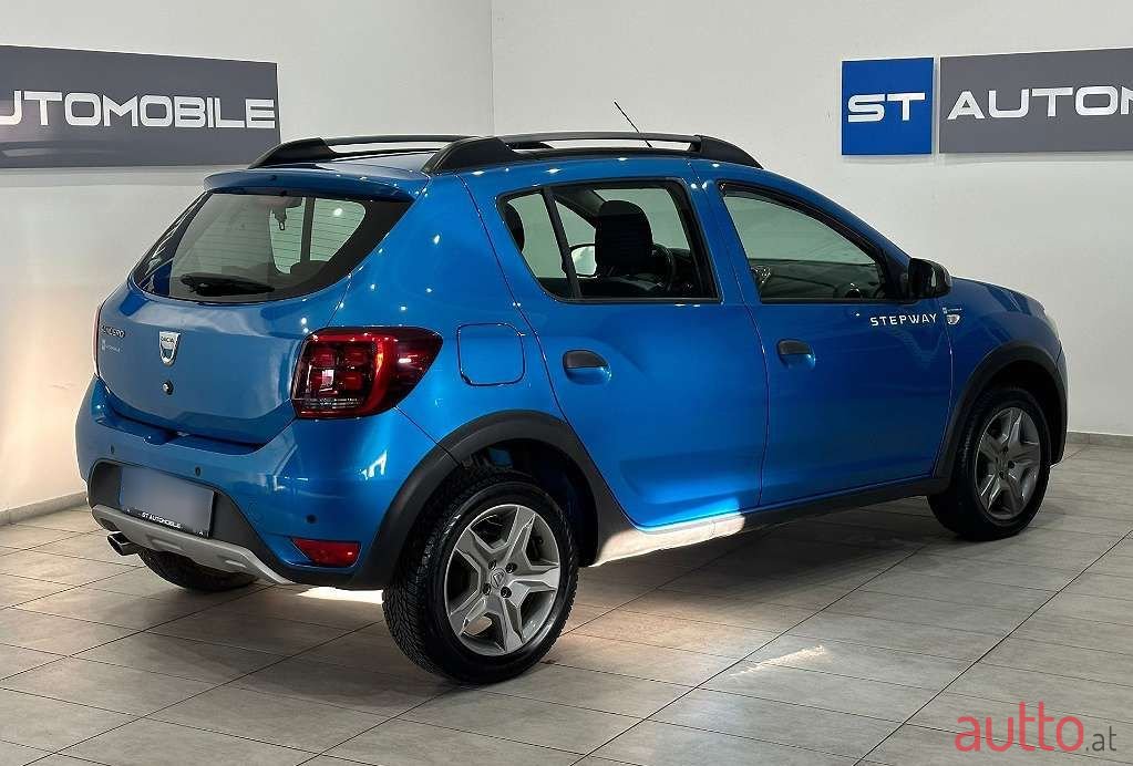 2016' Dacia Sandero photo #6