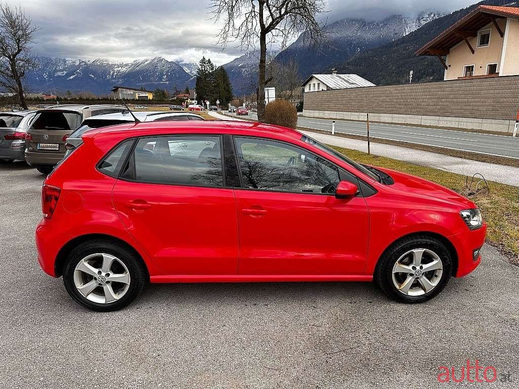 2014' Volkswagen Polo photo #6