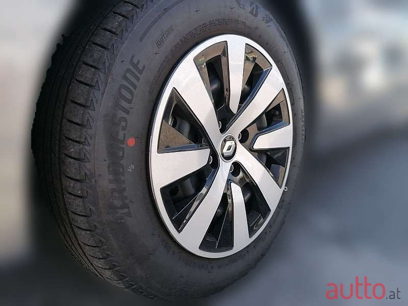 2023' Renault Clio photo #5