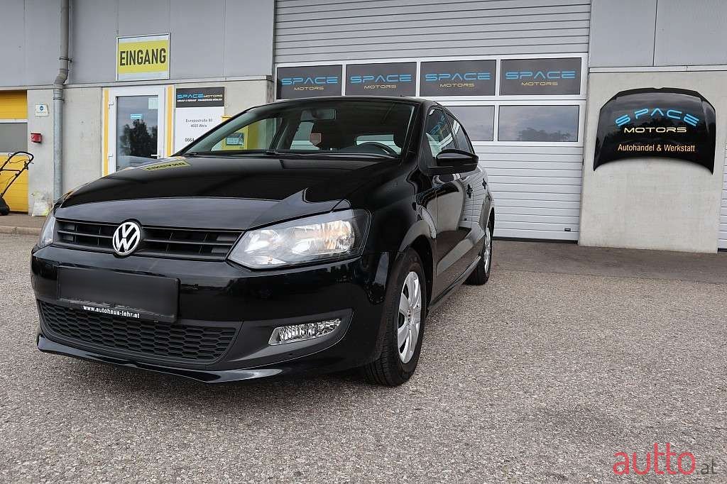2013' Volkswagen Polo photo #2