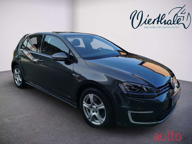 2015' Volkswagen Golf photo #2