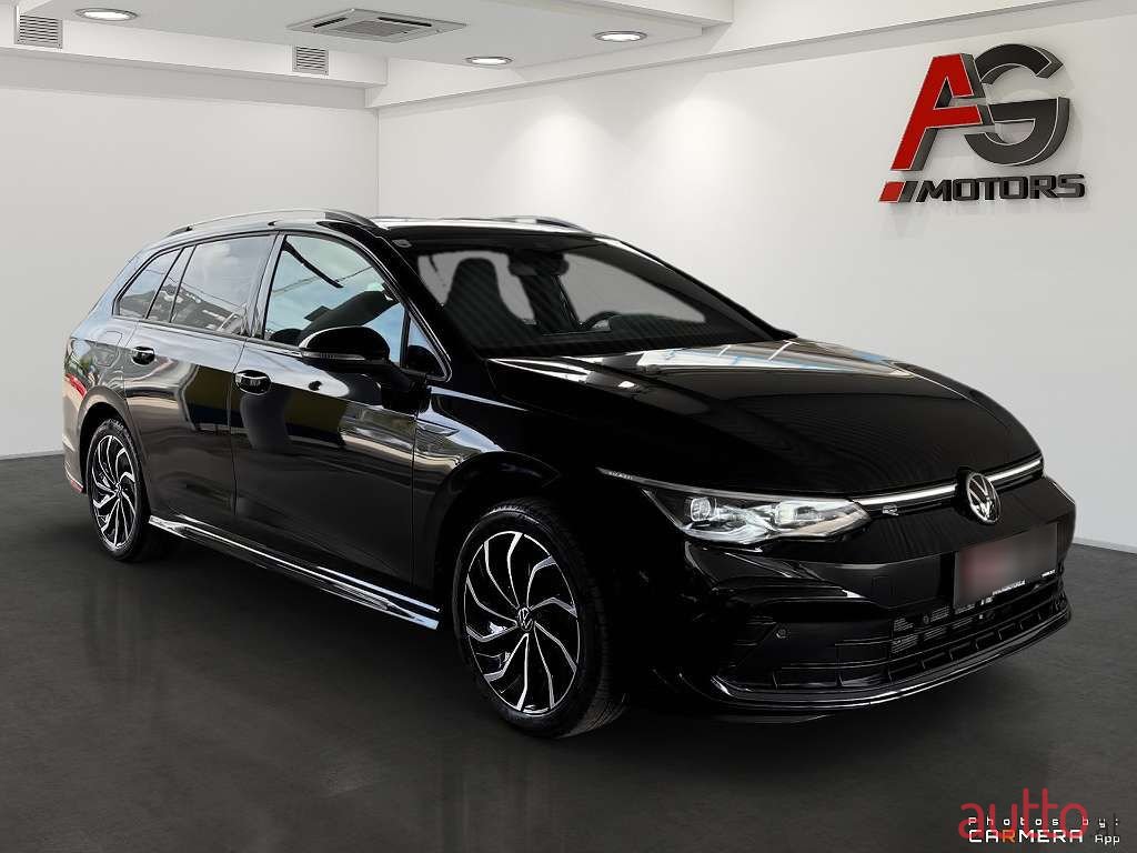 2022' Volkswagen Golf photo #3