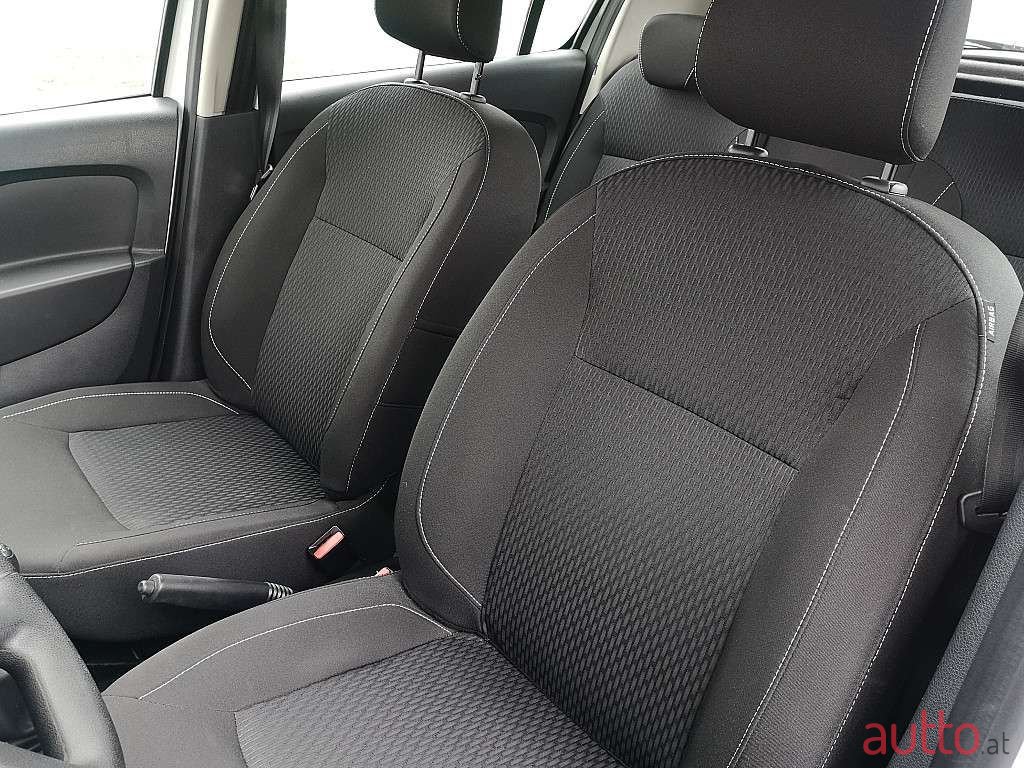 2019' Dacia Sandero photo #6