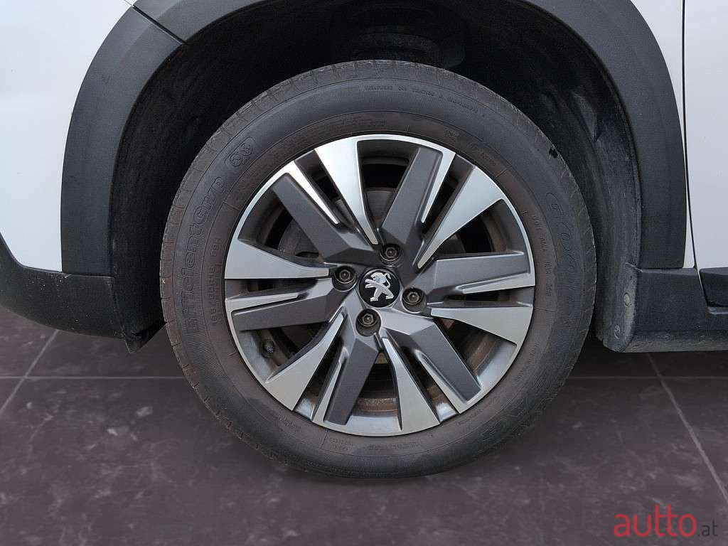 2018' Peugeot 2008 photo #3