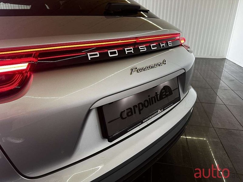 2018' Porsche Panamera photo #5