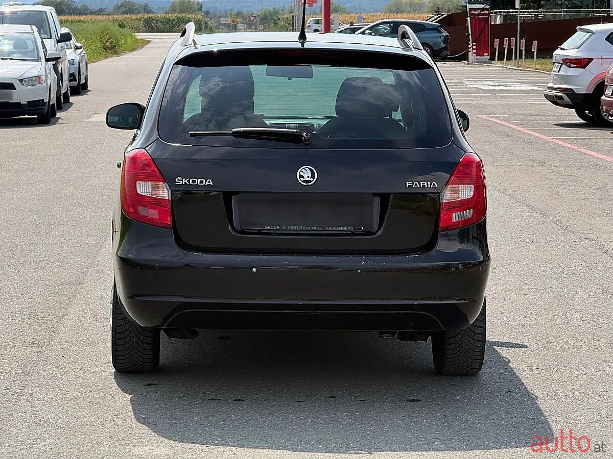 2014' Skoda Fabia photo #5
