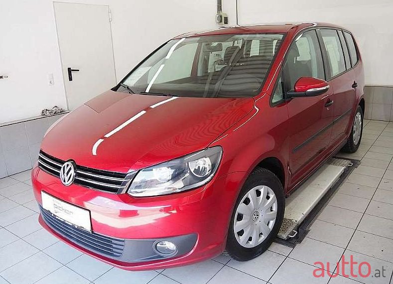 2013' Volkswagen Touran photo #1