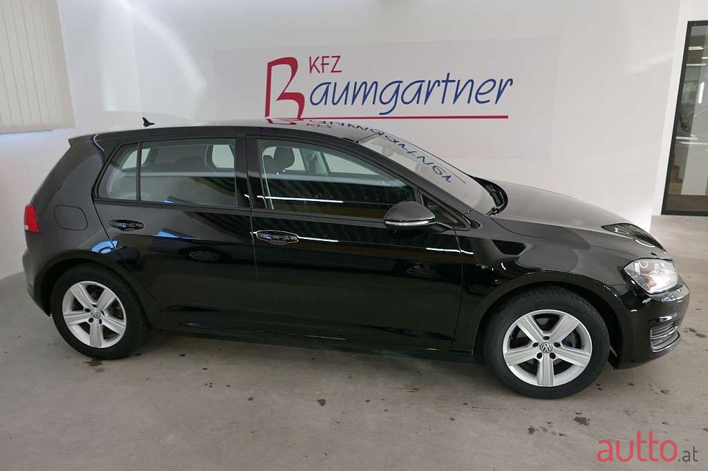 2016' Volkswagen Golf photo #3
