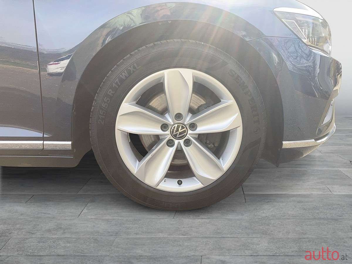 2022' Volkswagen Passat photo #6