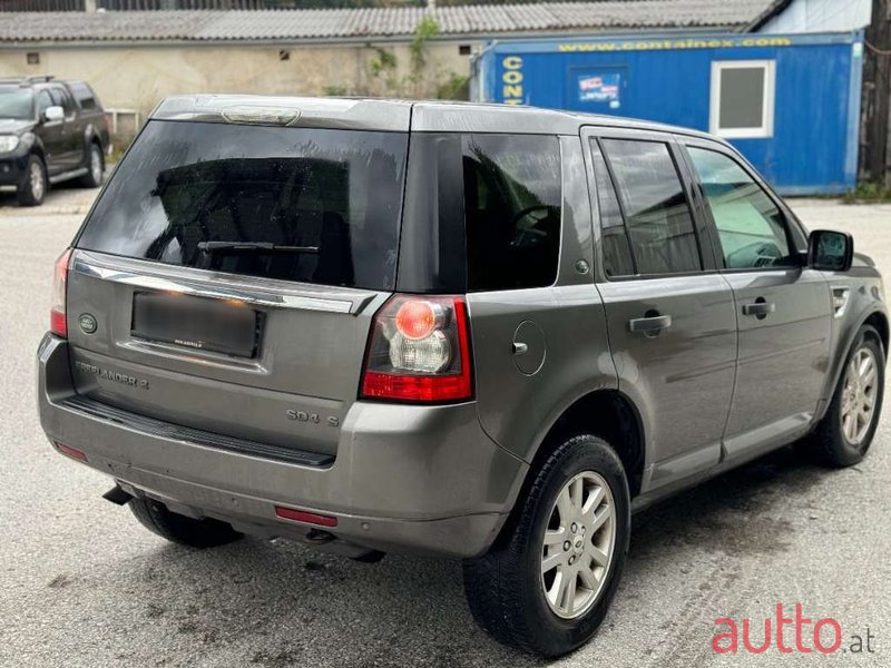 2011' Land Rover Freelander photo #5