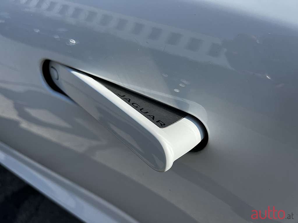 2018' Jaguar F-Type photo #3