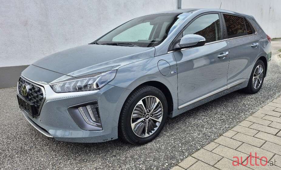 2020' Hyundai Ioniq photo #4