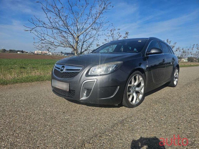 2010' Opel Insignia photo #1