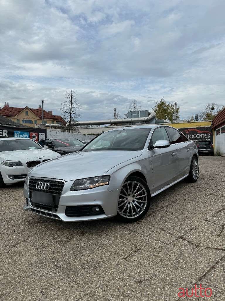 2011' Audi A4 photo #1