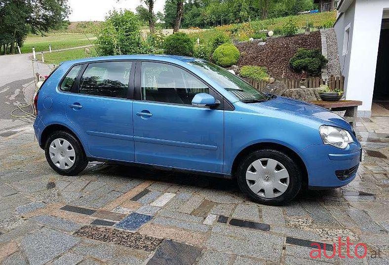 2008' Volkswagen Polo photo #1