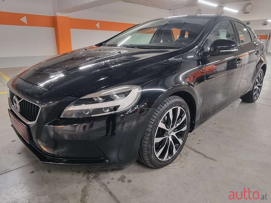 2018' Volvo V40 photo #1