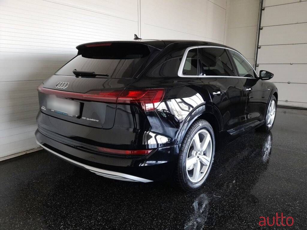 2023' Audi e-tron photo #2