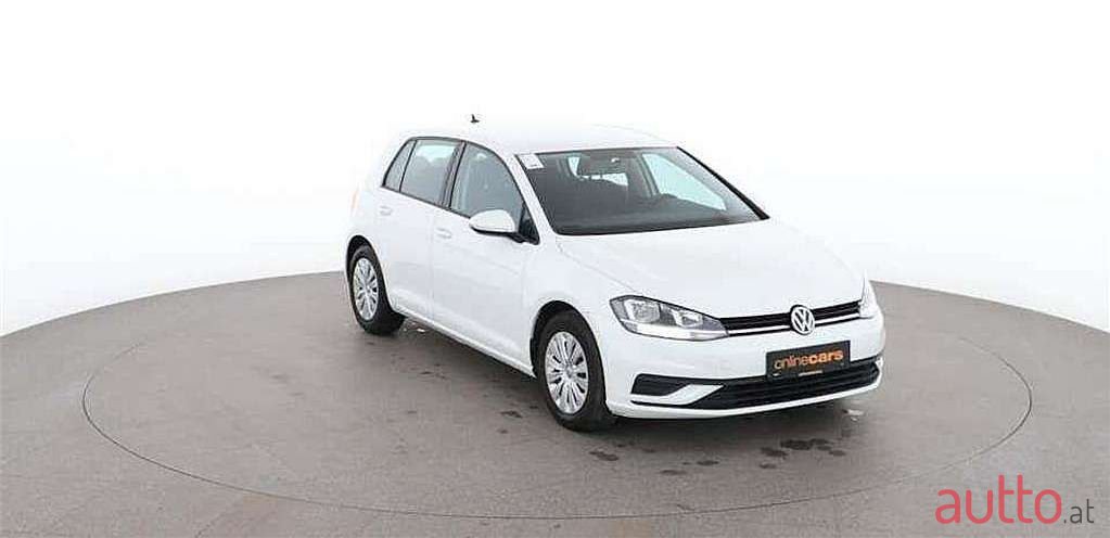 2017' Volkswagen Golf photo #4