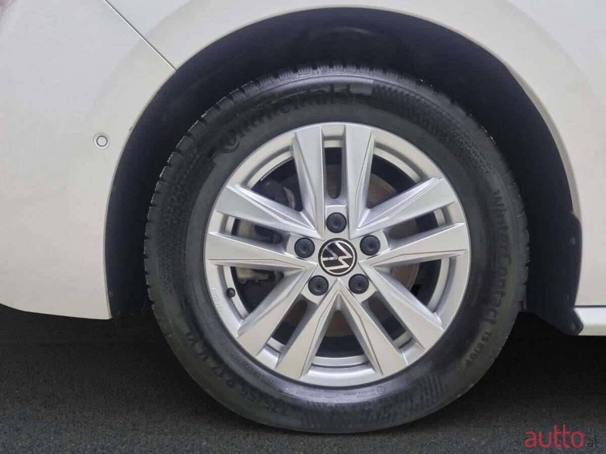 2023' Volkswagen Multivan photo #3
