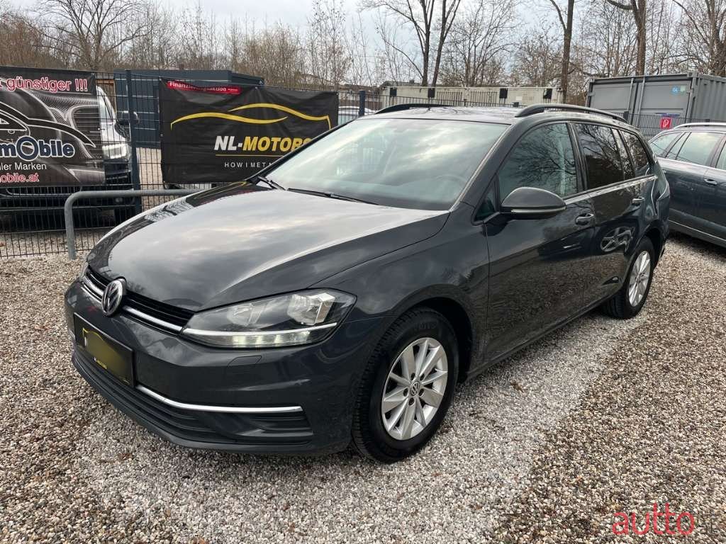 2020' Volkswagen Golf photo #1