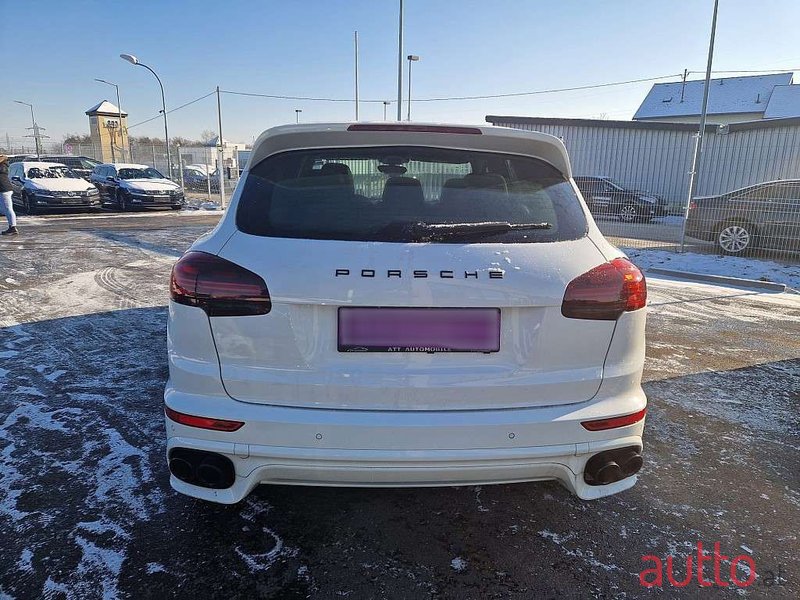 2015' Porsche Cayenne photo #5