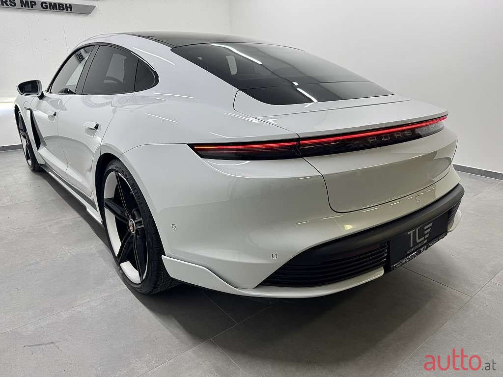 2020' Porsche Taycan photo #6