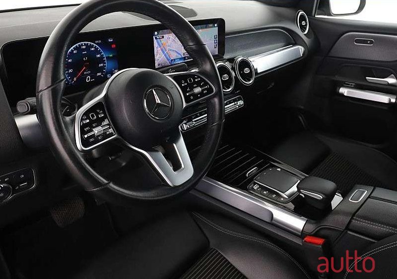 2021' Mercedes-Benz GLB photo #3