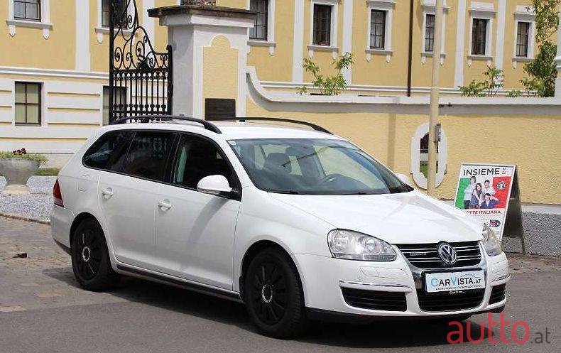 2009' Volkswagen Golf photo #1