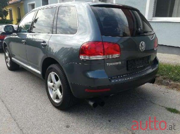 2005' Volkswagen Touareg photo #1