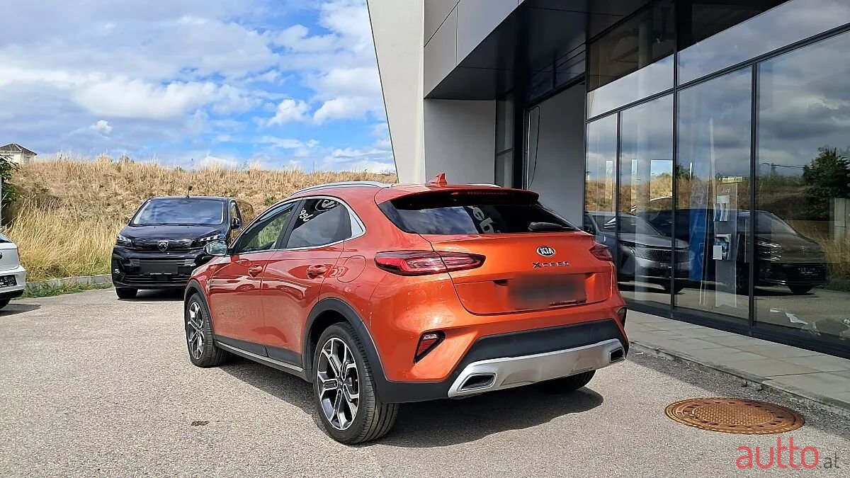 2021' Kia XCeed photo #5