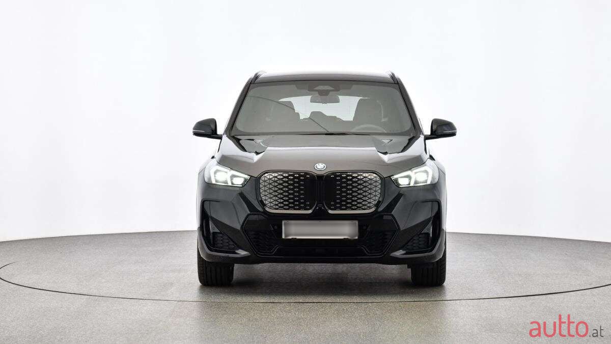 2024' BMW iX1 photo #6