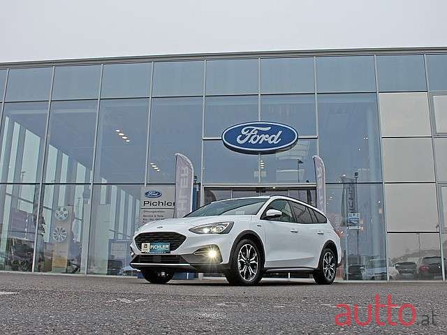 2020' Ford Focus photo #1