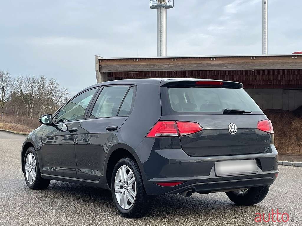 2014' Volkswagen Golf photo #3