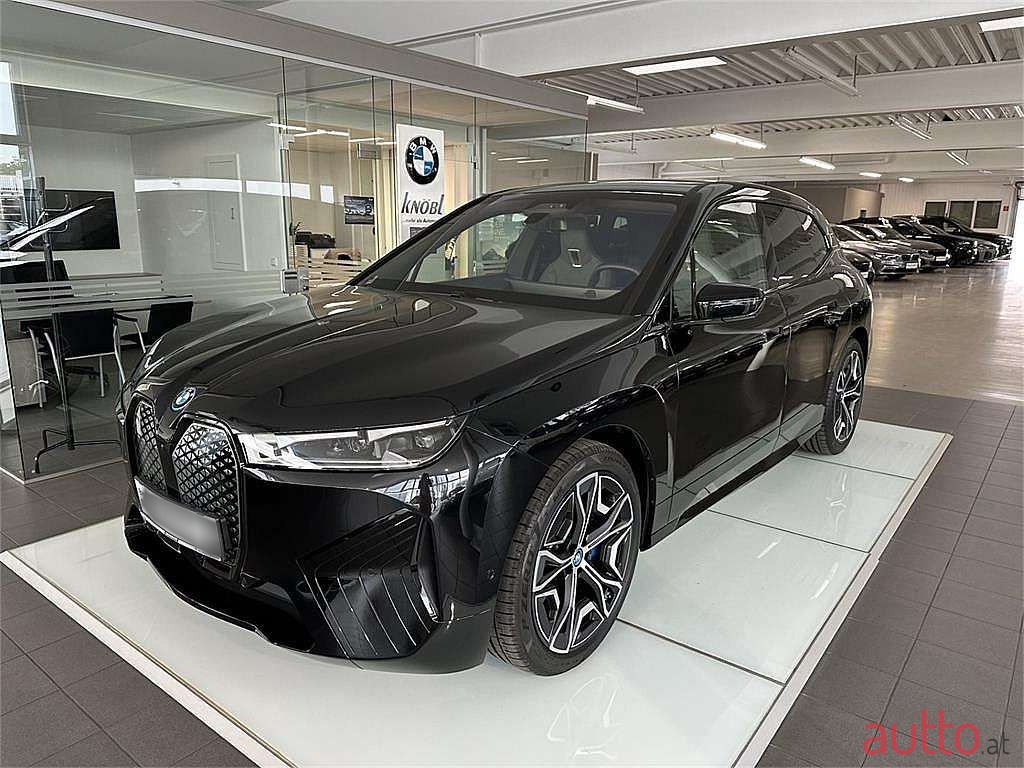 2023' BMW iX photo #1