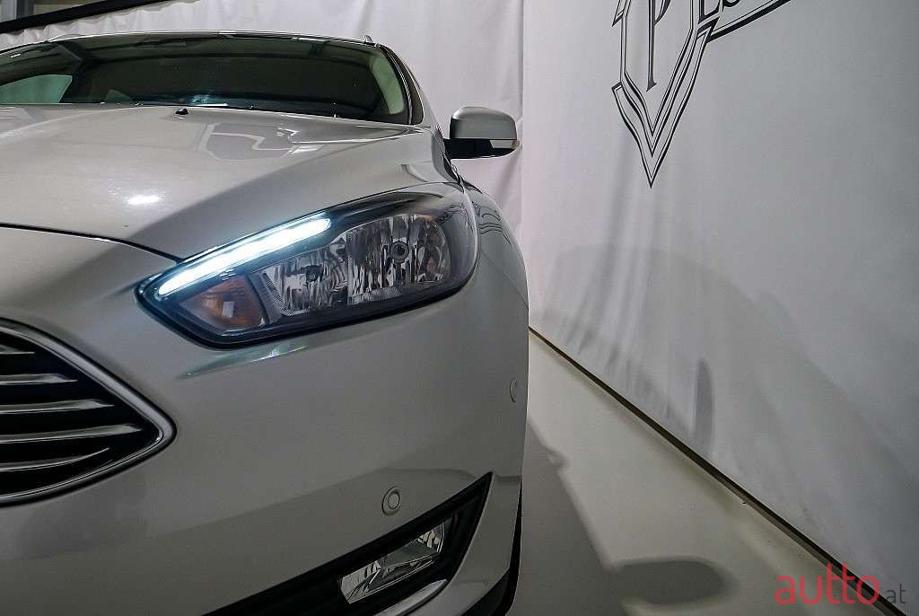 2015' Ford Focus photo #5