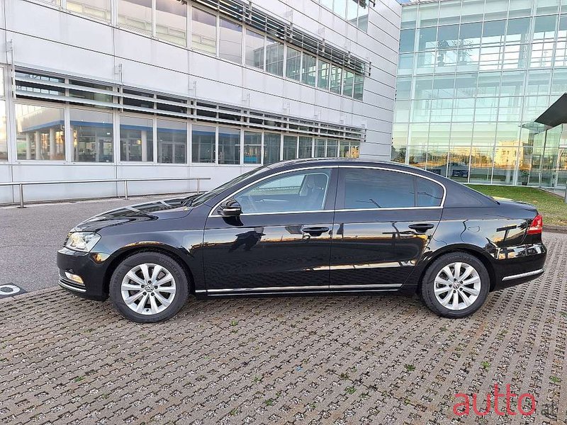 2013' Volkswagen Passat photo #4