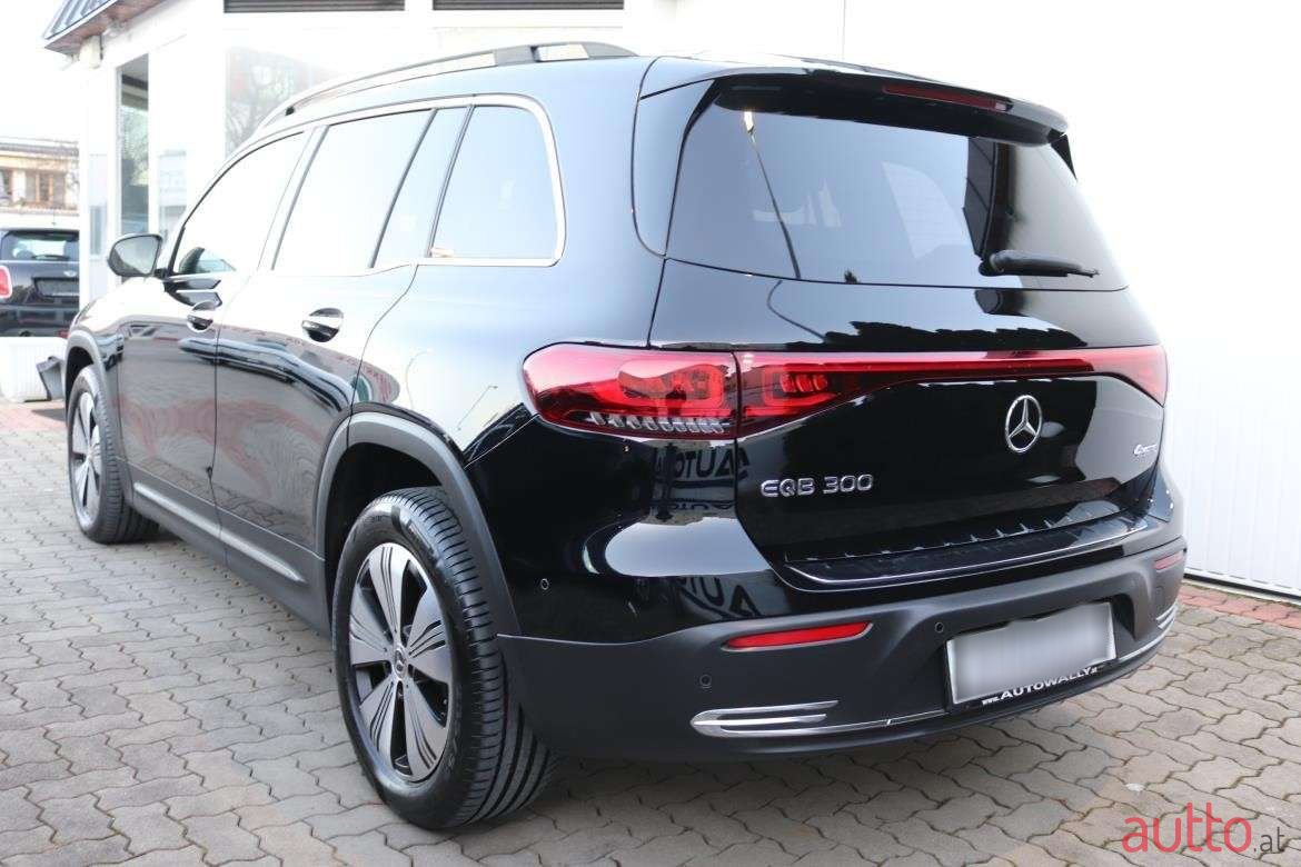 2023' Mercedes-Benz EQB photo #2