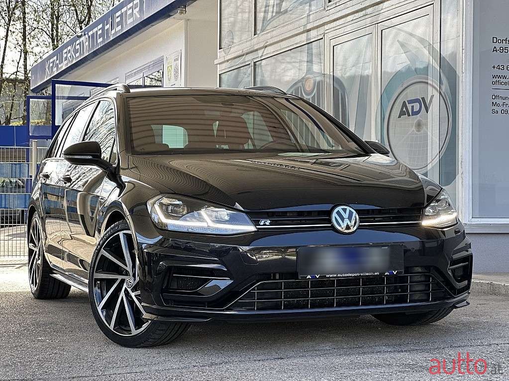 2019' Volkswagen Golf photo #5