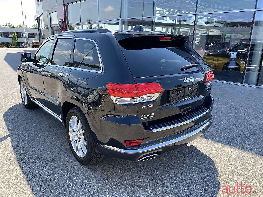 2016' Jeep Grand Cherokee photo #5