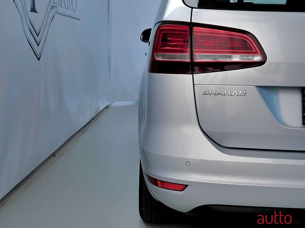 2017' Volkswagen Sharan photo #6