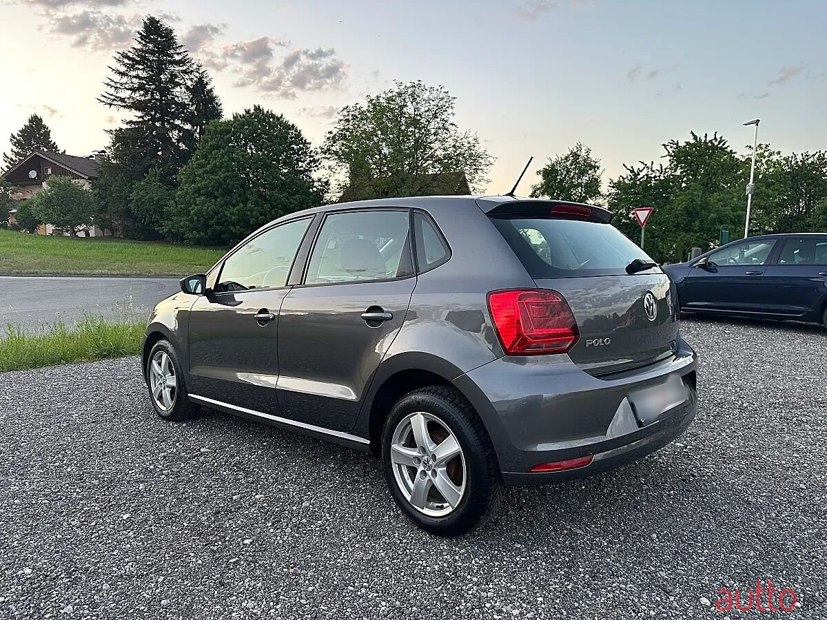 2016' Volkswagen Polo photo #3