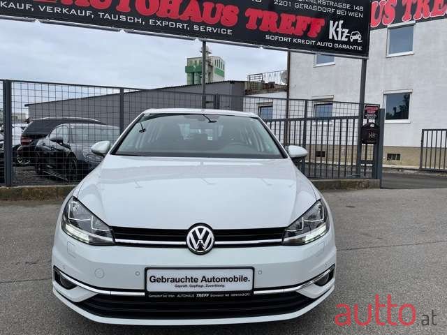 2018' Volkswagen Golf photo #3