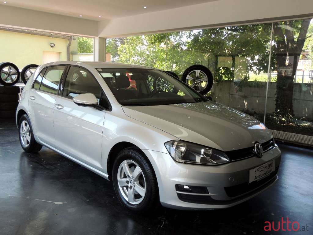 2015' Volkswagen Golf photo #3