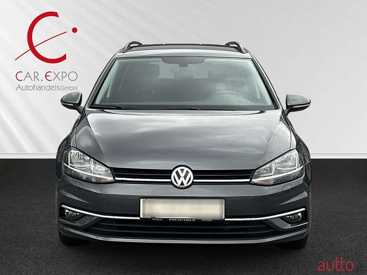 2020' Volkswagen Golf photo #3