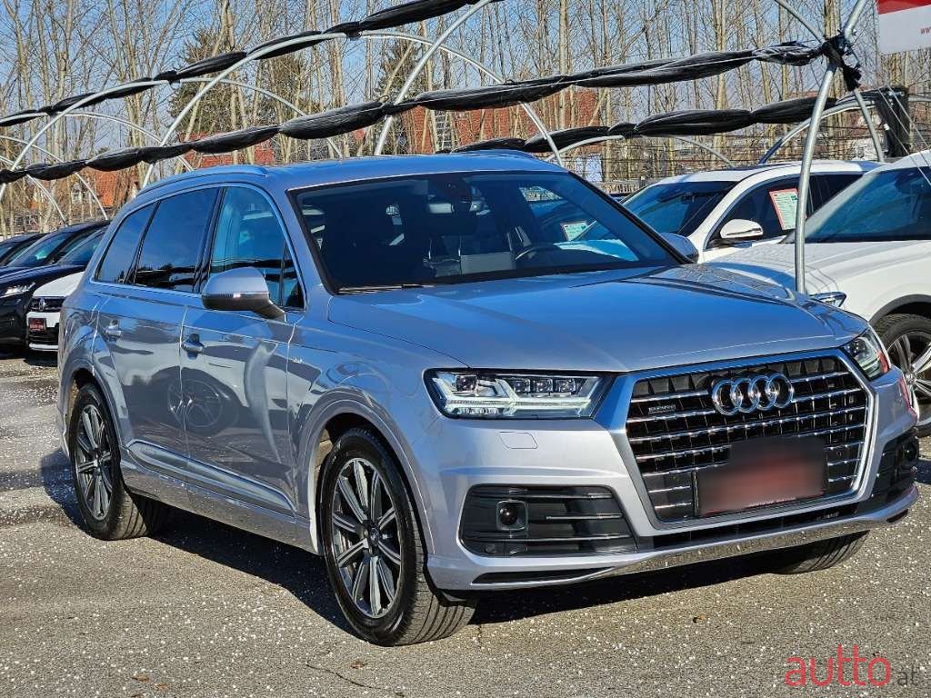 2015' Audi Q7 photo #4