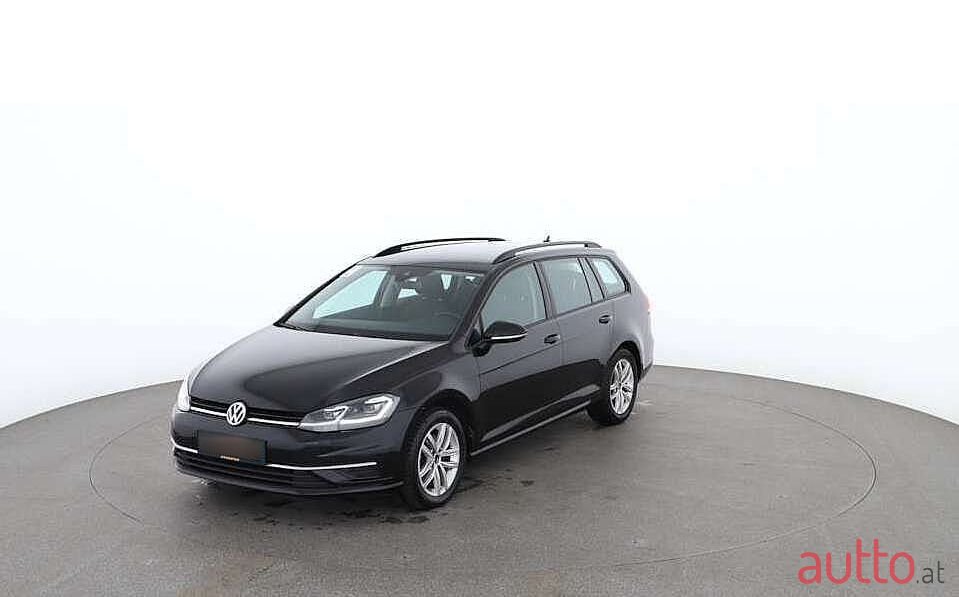 2018' Volkswagen Golf photo #1